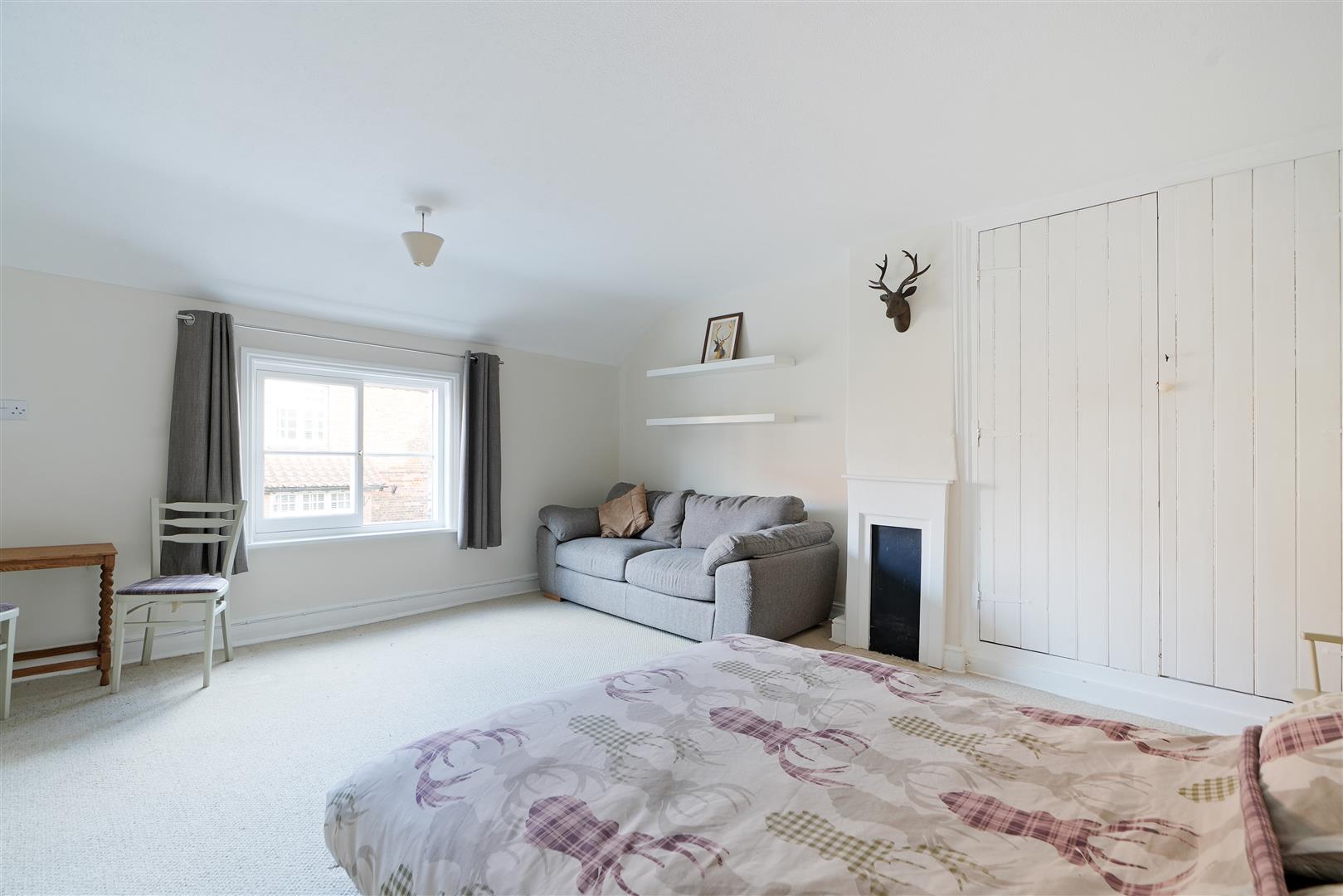 House for Sale High Street, BurtonUponStather